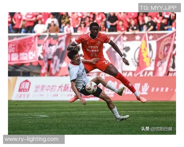 足球巨星重返赛场再创辉煌球迷热情赞美不绝于耳