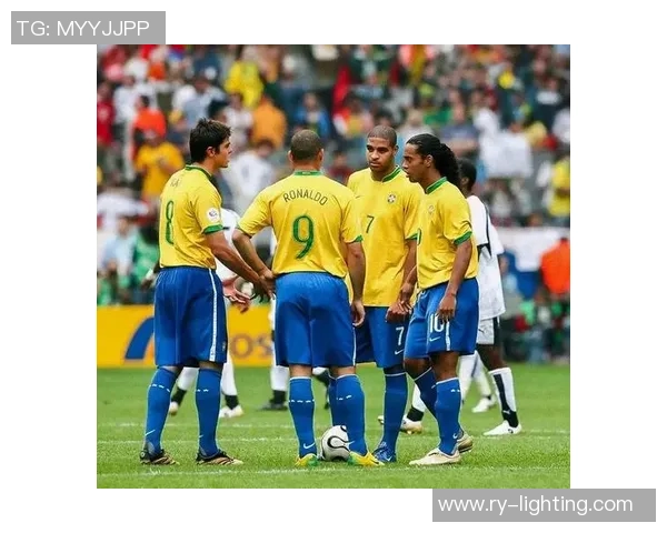 近期足球明星同框合影展现球场魅力与友谊瞬间的精彩时刻